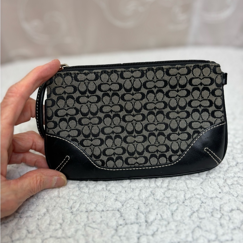 Coach Black Signature Fabric/Leather Wristlet - Picture 5 of 10